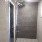 Remontoitu suihkutila.